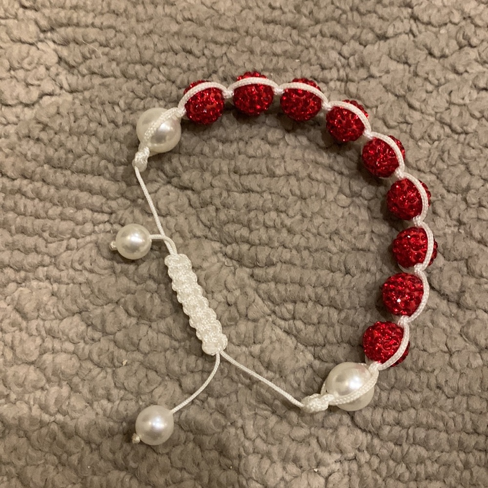 Selling red beaded adjustable bracelet - Picture 3 of 3